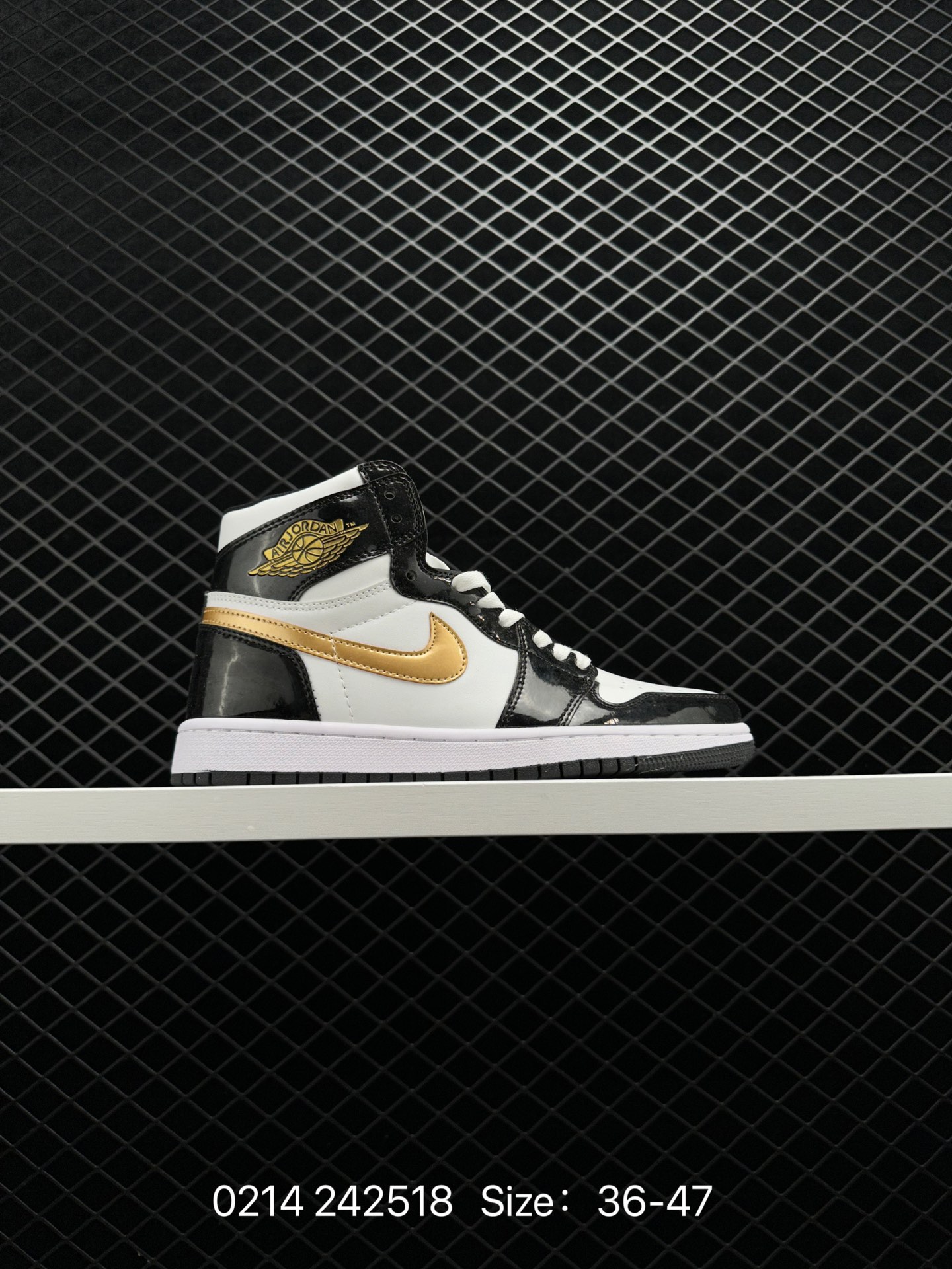 Air Jordan 1 Mid “Hyper Royal”